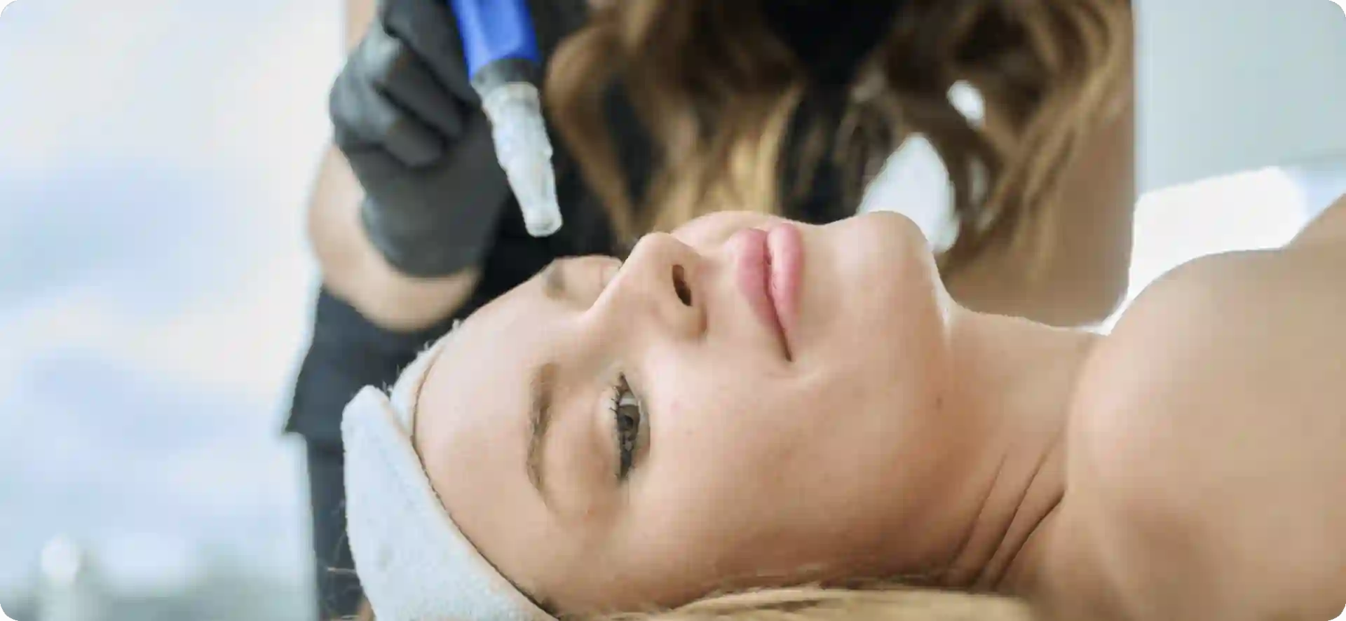 How Do Microneedles Trigger New Collagen and Elastin in Loose Skin Hemel Hempstead?